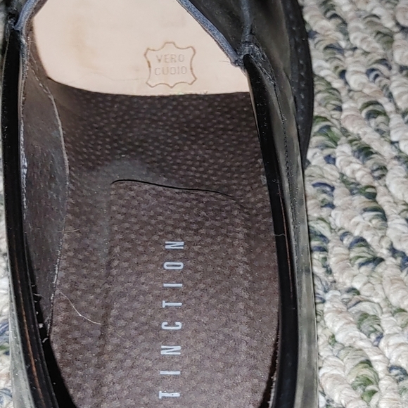 Designer Shoes - Picture 3 of 4